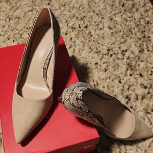 Kelly & Katie Beige and Snakeskin Heels